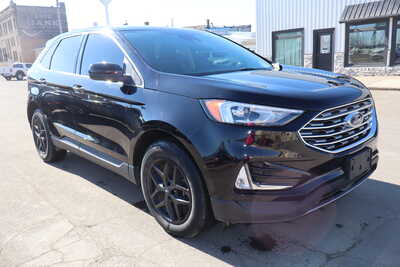 2021 Ford Edge, $15995. Photo 2