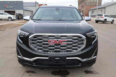 2018 GMC Terrain, $17500. Photo 2