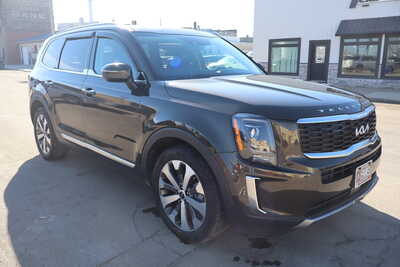 2022 Kia Telluride, $20500. Photo 2