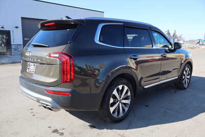 2022 Kia Telluride, $20500. Photo 3