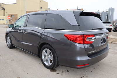 2018 Honda Odyssey, $19995. Photo 4