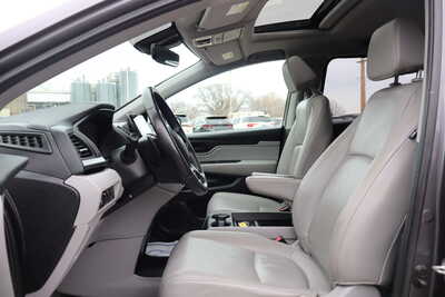 2018 Honda Odyssey, $19995. Photo 5
