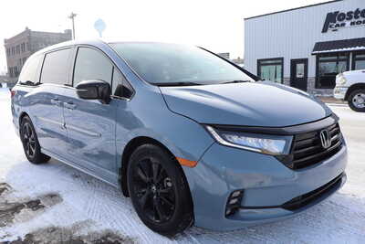2023 Honda Odyssey, $26995. Photo 2