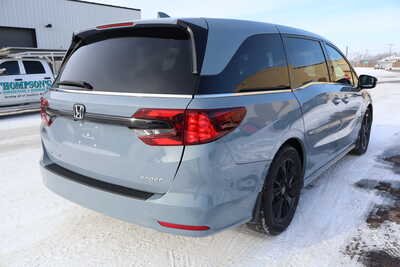 2023 Honda Odyssey, $26995. Photo 3