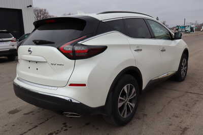 2021 Nissan Murano, $16500. Photo 3