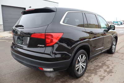 2018 Honda Pilot, $16900. Photo 3