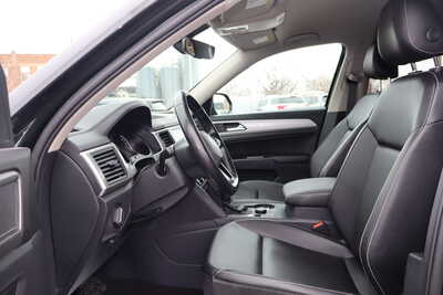 2021 Volkswagen Atlas, $19900. Photo 5