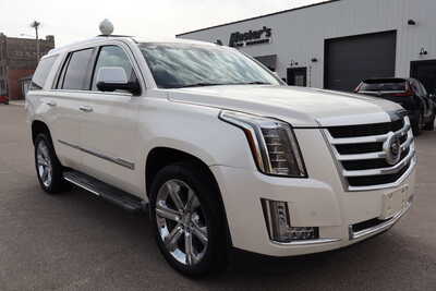 2015 Cadillac Escalade, $19900. Photo 2