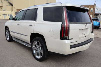 2015 Cadillac Escalade, $19900. Photo 4