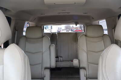 2015 Cadillac Escalade, $19900. Photo 6