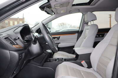 2022 Honda CR-V, $21995. Photo 5