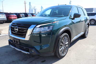 2022 Nissan Pathfinder, $21500. Photo 1