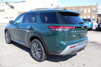 2022 Nissan Pathfinder, $21500. Photo 4