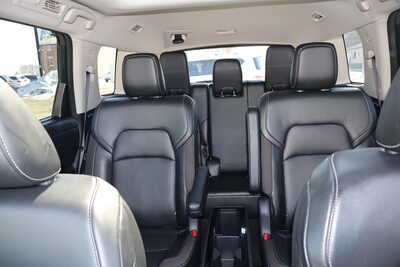 2022 Nissan Pathfinder, $21500. Photo 6