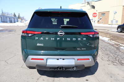 2022 Nissan Pathfinder, $21500. Photo 10