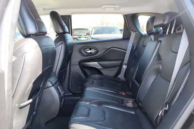 2020 Jeep Cherokee, $16500. Photo 6