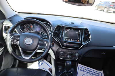 2020 Jeep Cherokee, $16500. Photo 7