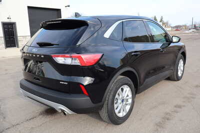 2022 Ford Escape, $14995. Photo 3