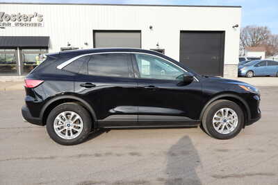2022 Ford Escape, $14995. Photo 9