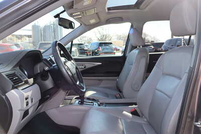 2017 Honda Pilot, $15995. Photo 5