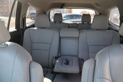 2017 Honda Pilot, $15995. Photo 6