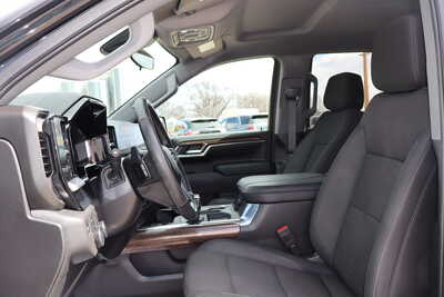 2025 Chevrolet 1500 Crew Cab, $43995. Photo 5