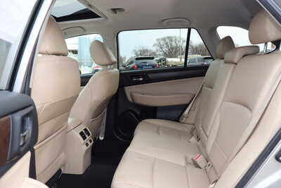 2016 Subaru Outback, $12900. Photo 6