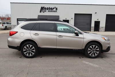 2016 Subaru Outback, $12900. Photo 9