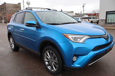 2017 Toyota RAV4, $19995. Photo 2