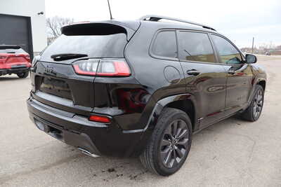 2020 Jeep Cherokee, $14995. Photo 3