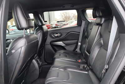 2020 Jeep Cherokee, $14995. Photo 6