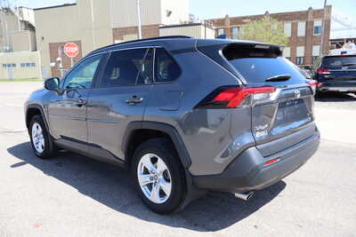 2021 Toyota RAV4, $22500. Photo 4