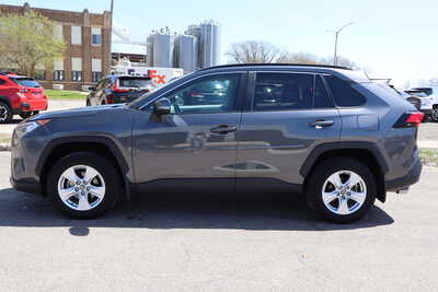 2021 Toyota RAV4, $22500. Photo 8