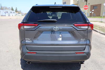 2021 Toyota RAV4, $22500. Photo 10