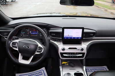 2023 Ford Explorer, $29995. Photo 7