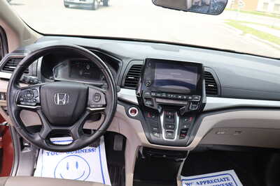 2018 Honda Odyssey, $20900. Photo 7