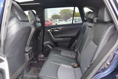 2019 Toyota RAV4, $23995. Photo 6