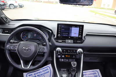 2019 Toyota RAV4, $23995. Photo 7