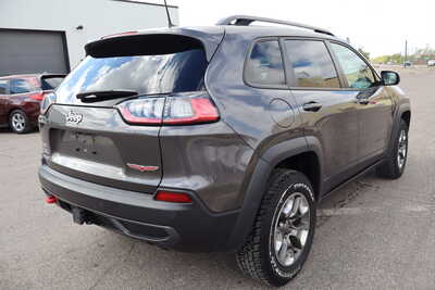 2019 Jeep Cherokee, $14900. Photo 3