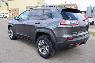 2019 Jeep Cherokee, $14900. Photo 4