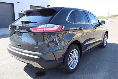 2021 Ford Edge, $18500. Photo 3