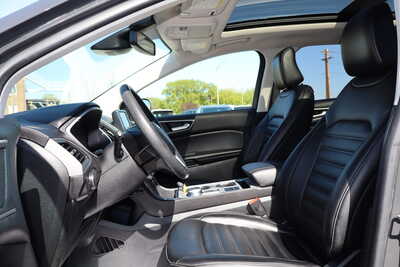 2021 Ford Edge, $18500. Photo 5