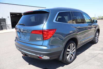 2017 Honda Pilot, $19995. Photo 3