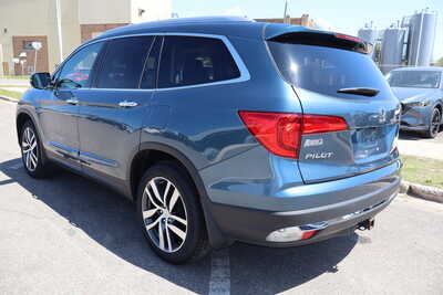 2017 Honda Pilot, $19995. Photo 4