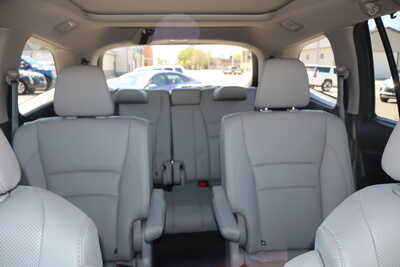 2017 Honda Pilot, $19995. Photo 6