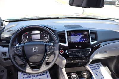 2017 Honda Pilot, $19995. Photo 7