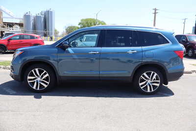 2017 Honda Pilot, $19995. Photo 8