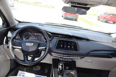 2023 Cadillac XT4, $24500. Photo 7