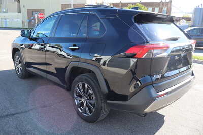 2024 Toyota RAV4, $32500. Photo 4