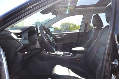 2024 Toyota RAV4, $32500. Photo 5
